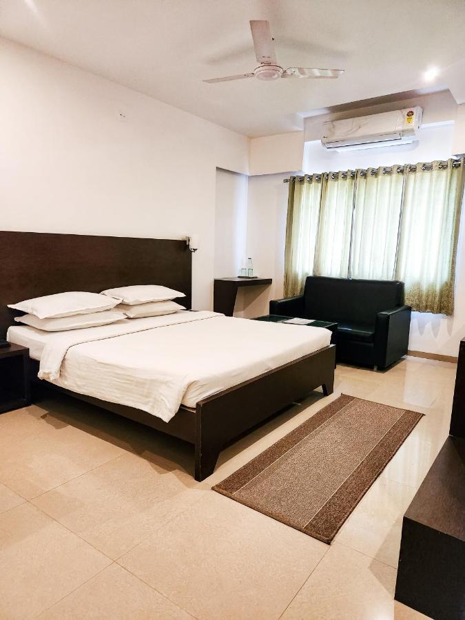 Hotel Rajwada Aurangabad Екстер'єр фото