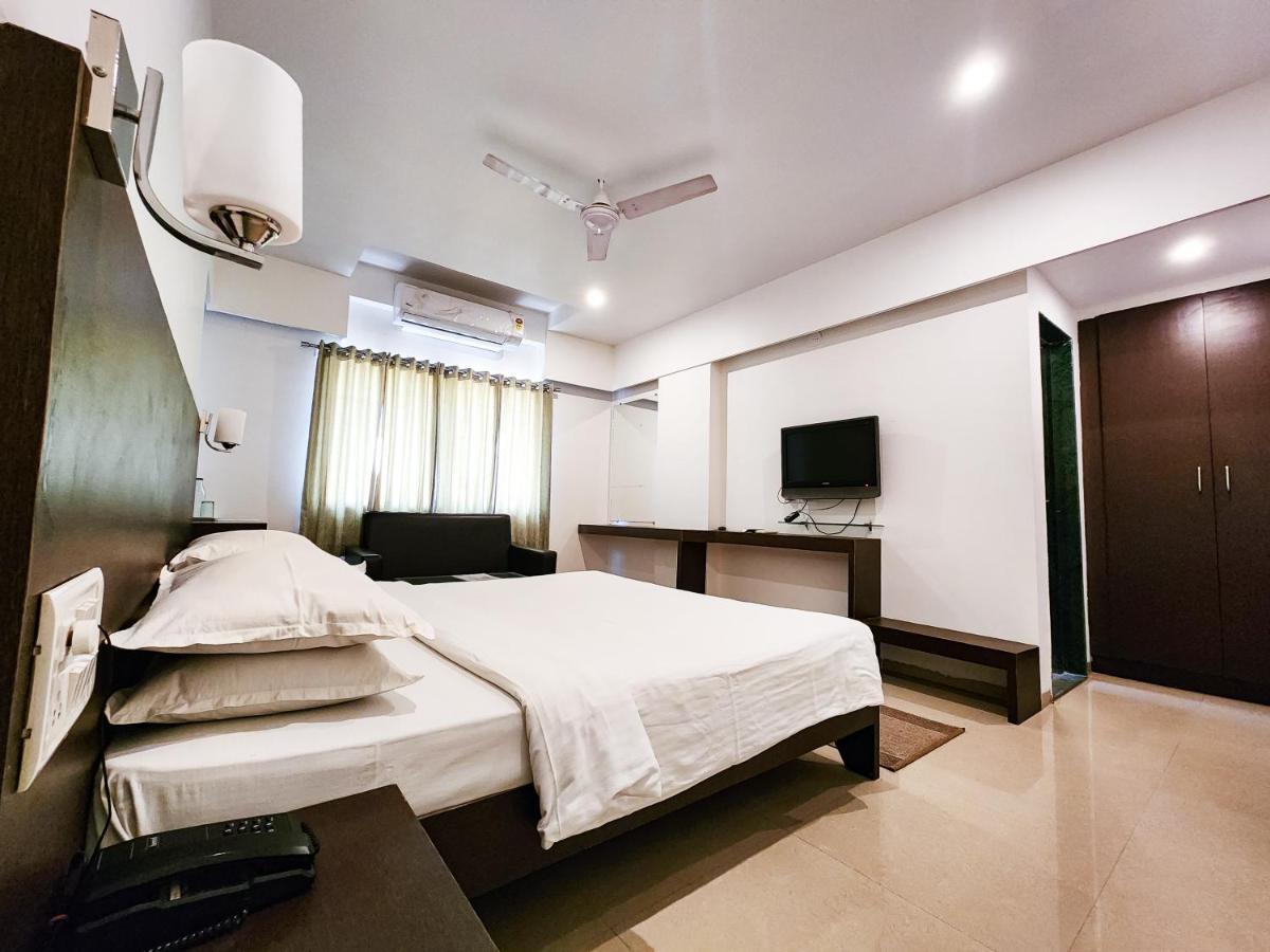 Hotel Rajwada Aurangabad Екстер'єр фото