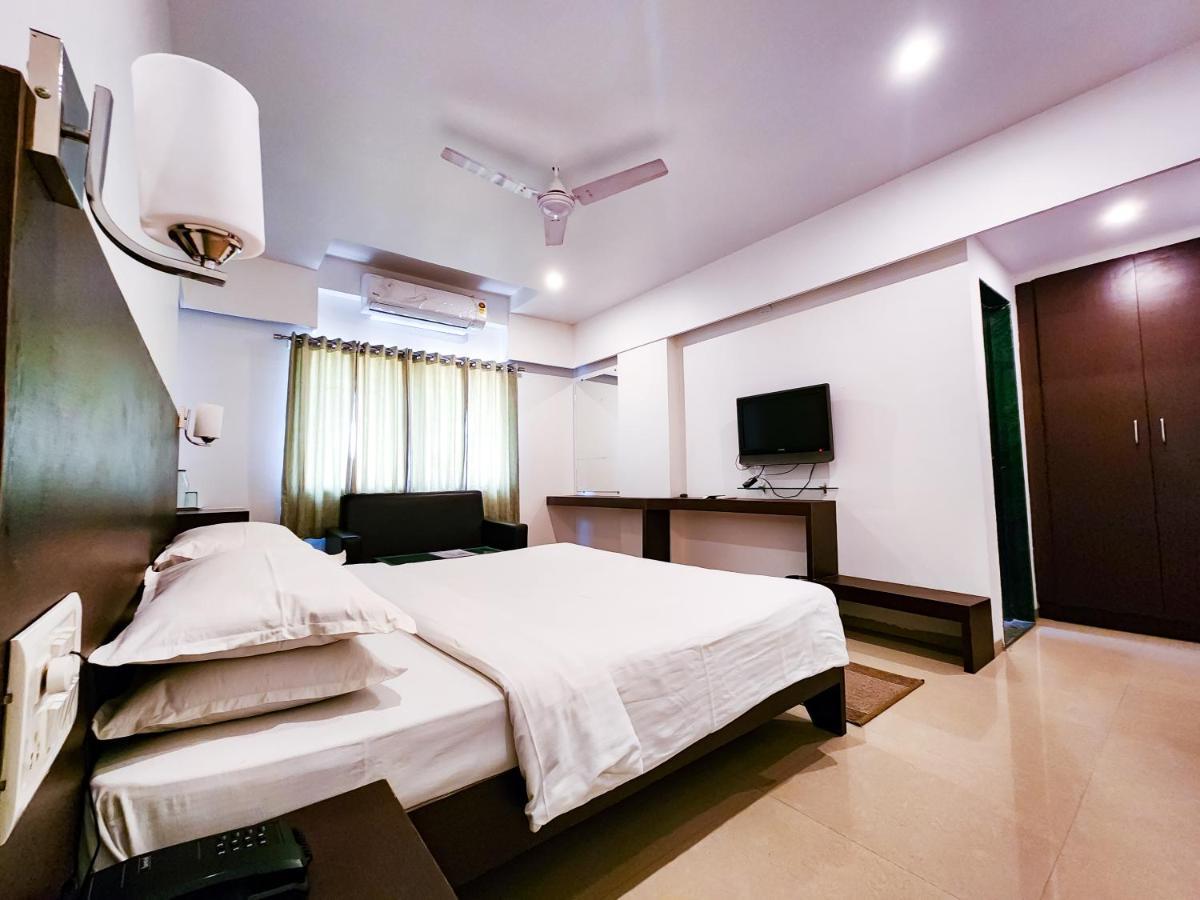 Hotel Rajwada Aurangabad Екстер'єр фото