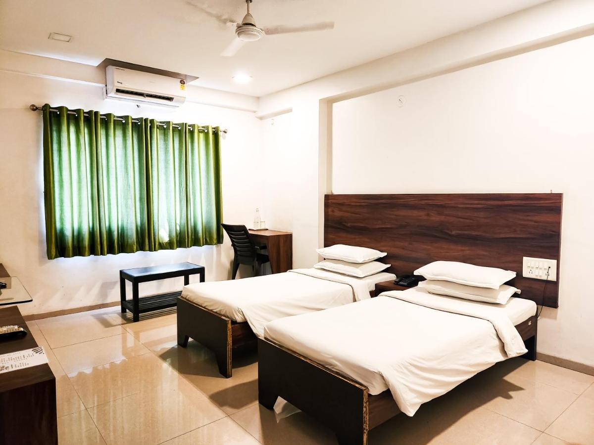 Hotel Rajwada Aurangabad Екстер'єр фото