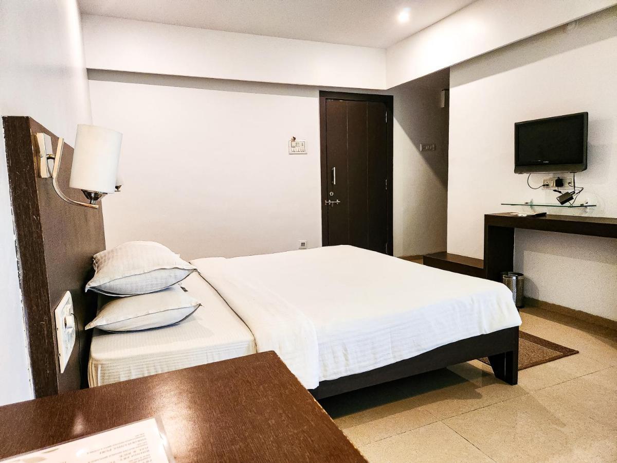 Hotel Rajwada Aurangabad Екстер'єр фото